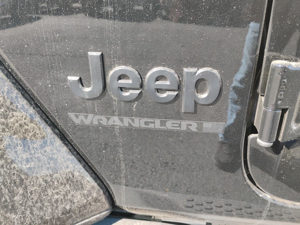 2025 Jeep JL Wrangler - Image 10 of 12