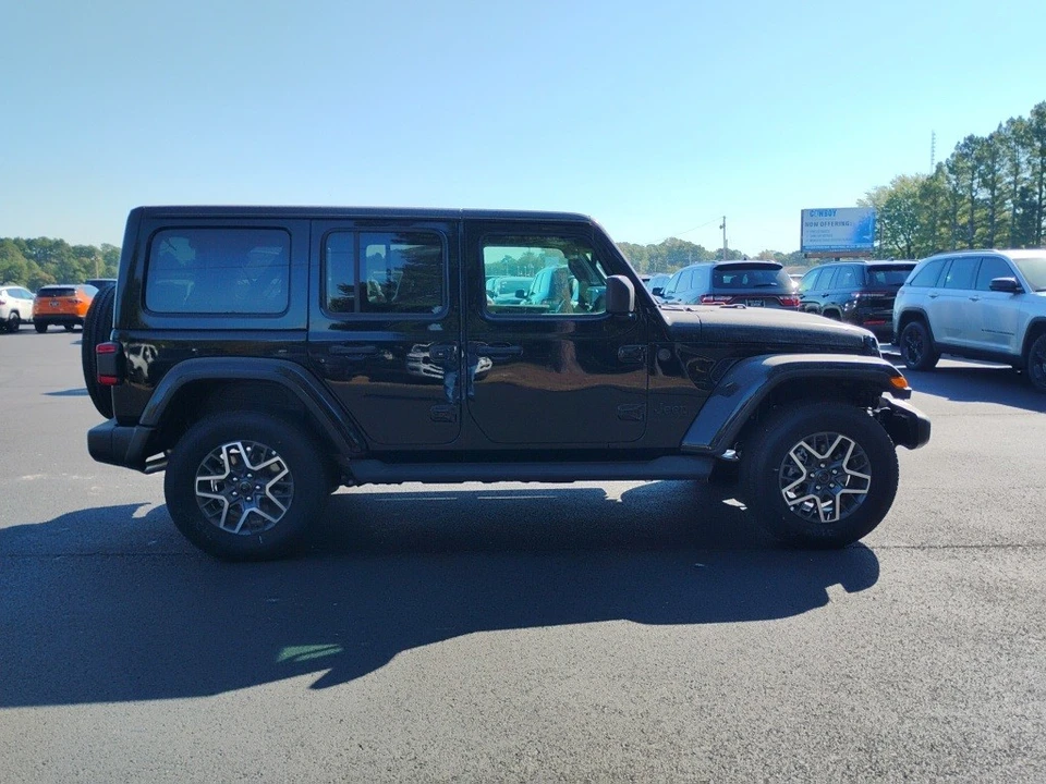 2025 Jeep JL Wrangler - Image 4 of 12