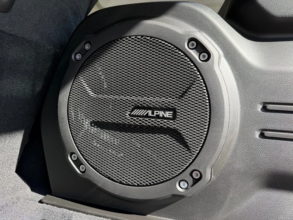 2025 Jeep JL Wrangler - Image 18 of 21