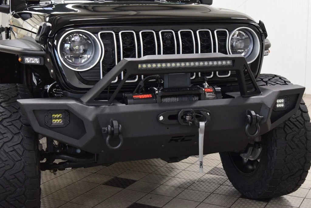 2025 Jeep JL Wrangler - Image 11 of 31
