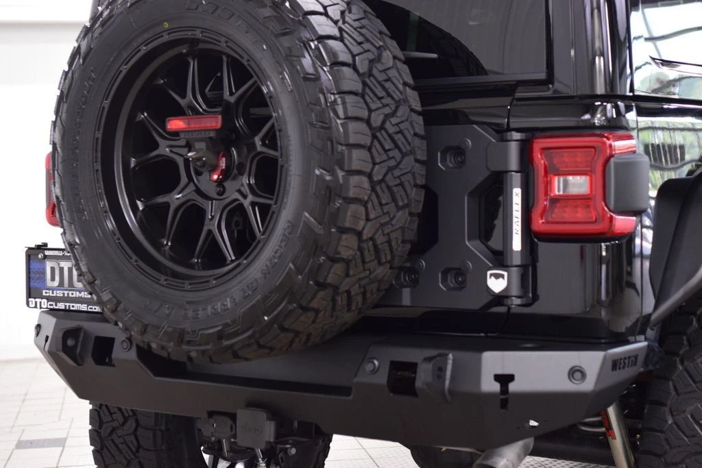 2025 Jeep JL Wrangler - Image 18 of 31