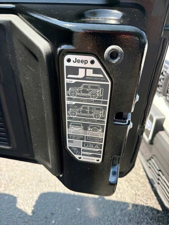 2025 Jeep JL Wrangler - Image 12 of 25