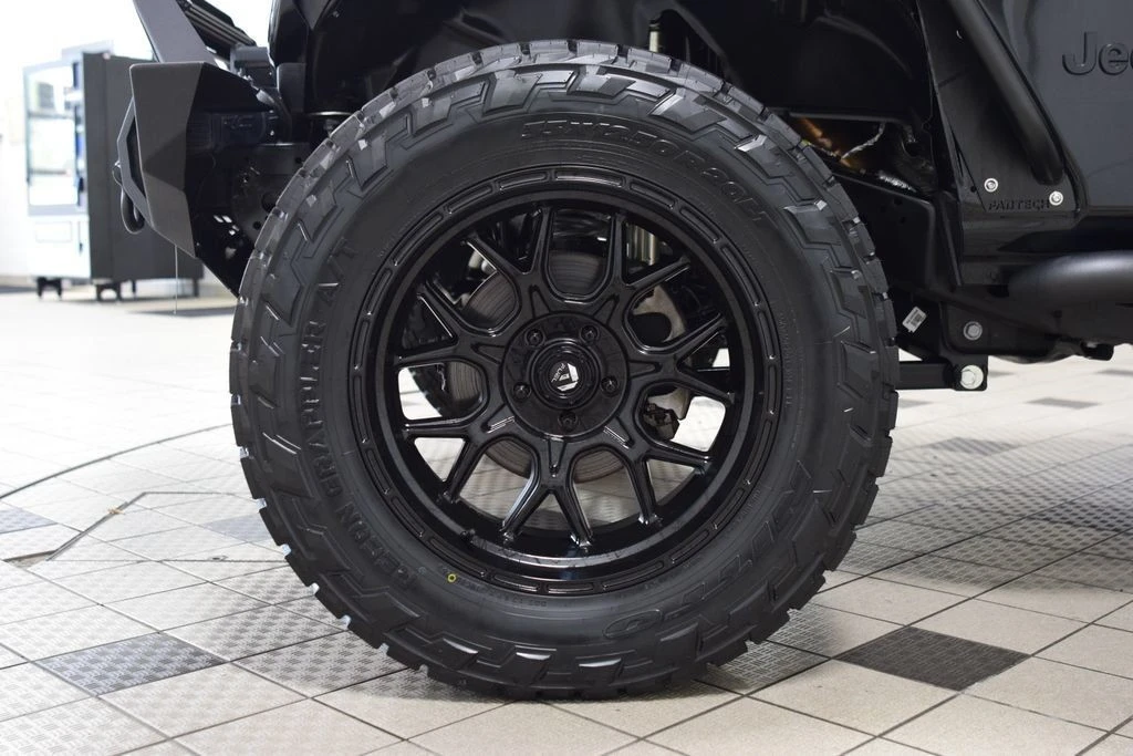 2025 Jeep JL Wrangler - Image 26 of 31