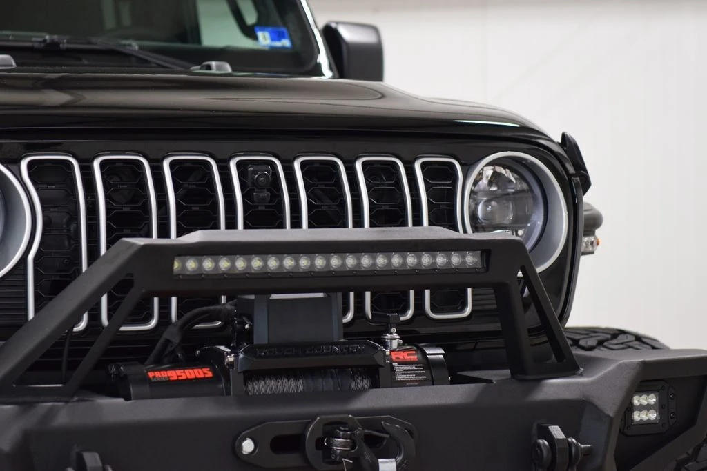 2025 Jeep JL Wrangler - Image 9 of 31