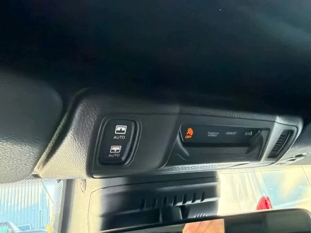 2025 Jeep JL Wrangler - Image 21 of 25