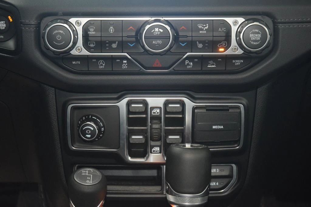 2025 Jeep JL Wrangler - Image 31 of 31