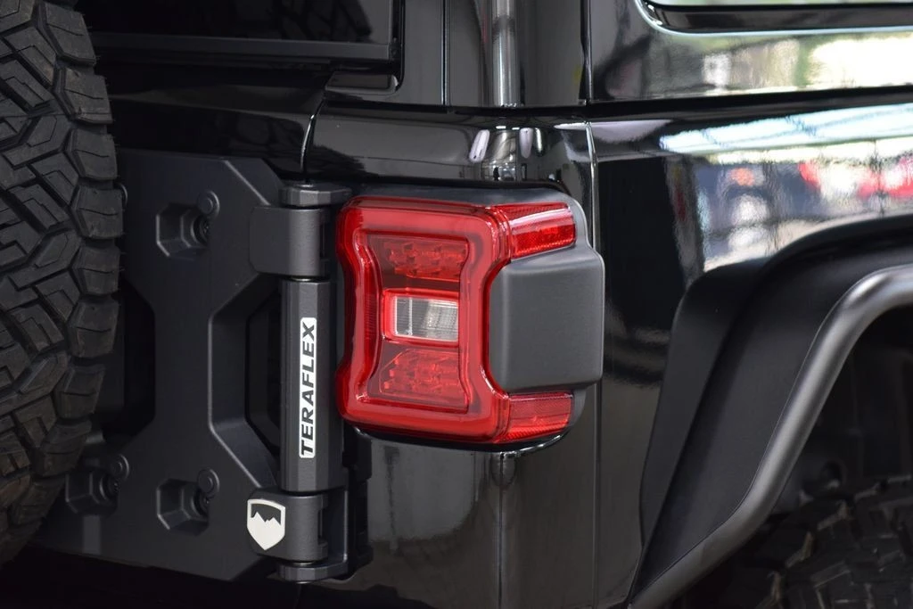 2025 Jeep JL Wrangler - Image 17 of 31