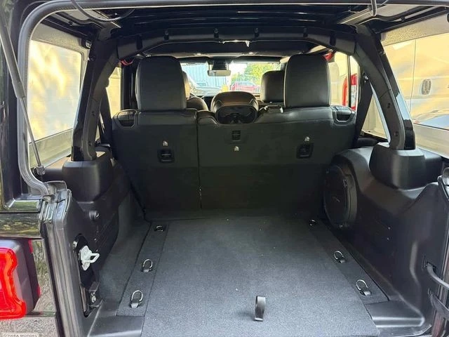 2025 Jeep JL Wrangler - Image 11 of 25