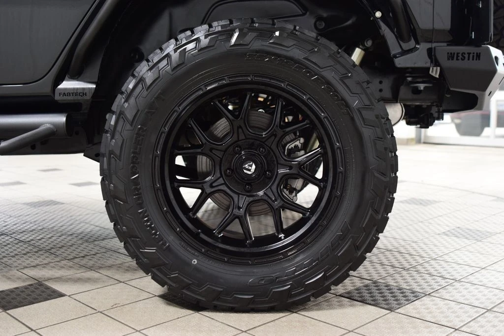 2025 Jeep JL Wrangler - Image 25 of 31