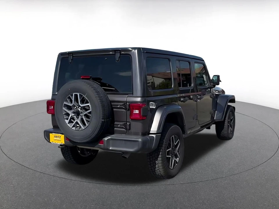 2025 Jeep JL Wrangler - Image 15 of 31