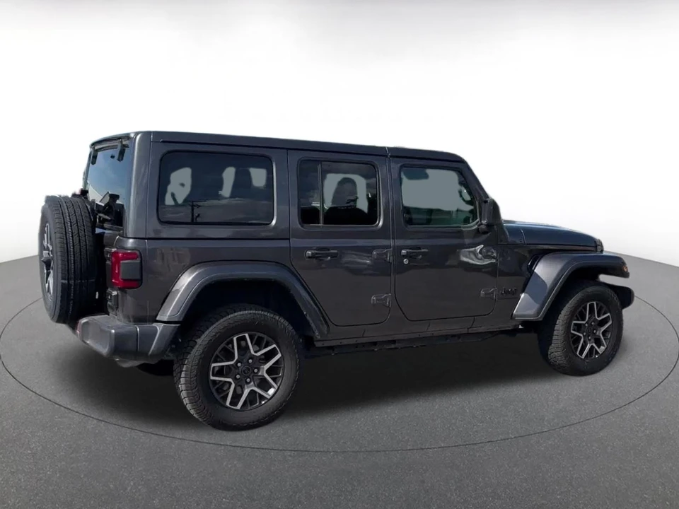 2025 Jeep JL Wrangler - Image 16 of 31