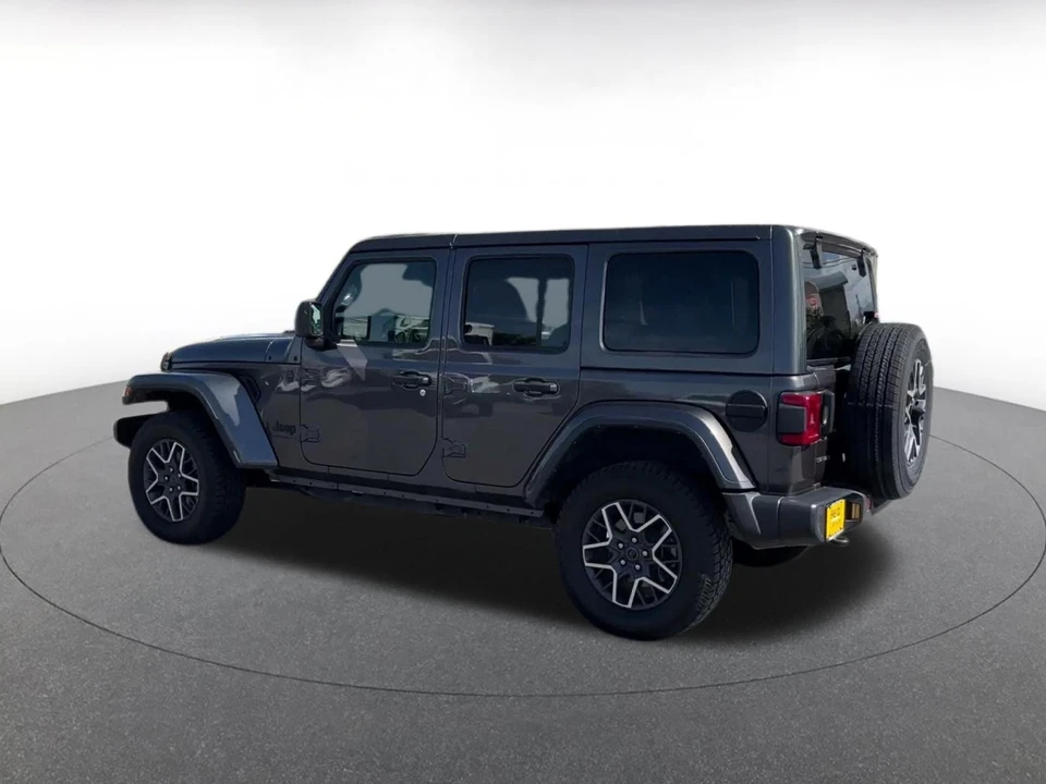 2025 Jeep JL Wrangler - Image 11 of 31