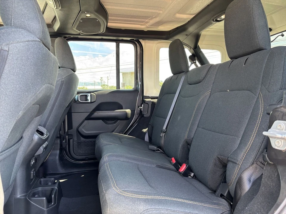 2025 Jeep JL Wrangler - Image 27 of 31