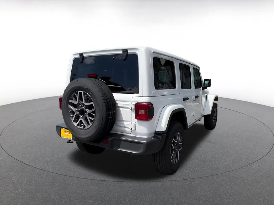 2025 Jeep JL Wrangler - Image 15 of 31