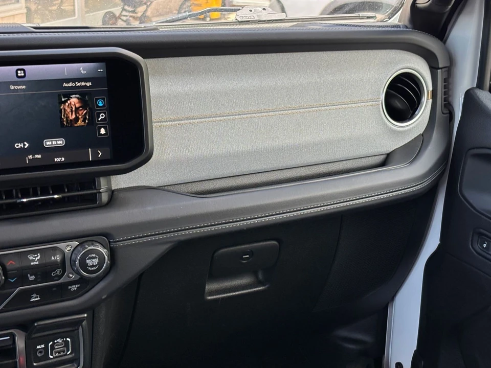 2025 Jeep JL Wrangler - Image 30 of 31