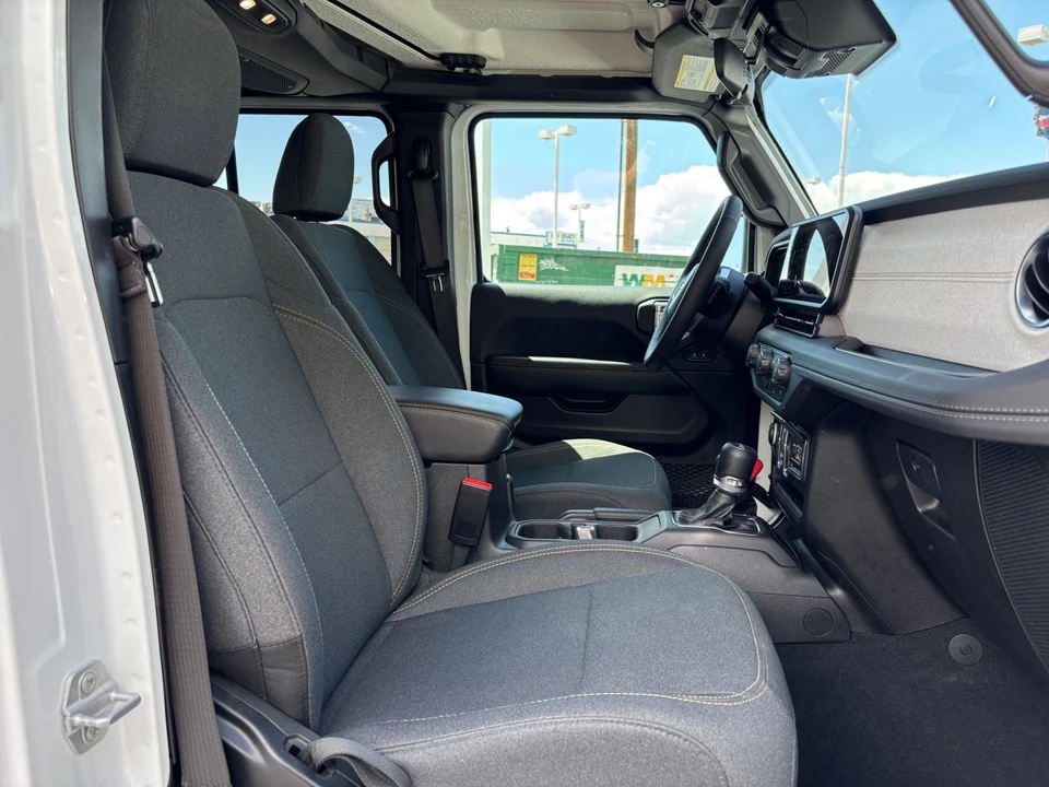 2025 Jeep JL Wrangler - Image 31 of 31