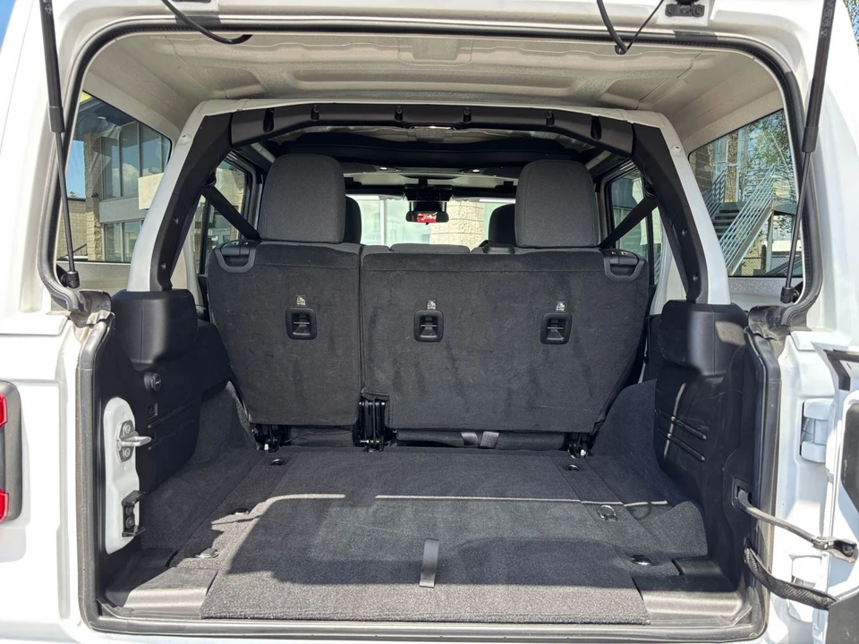 2025 Jeep JL Wrangler - Image 26 of 31