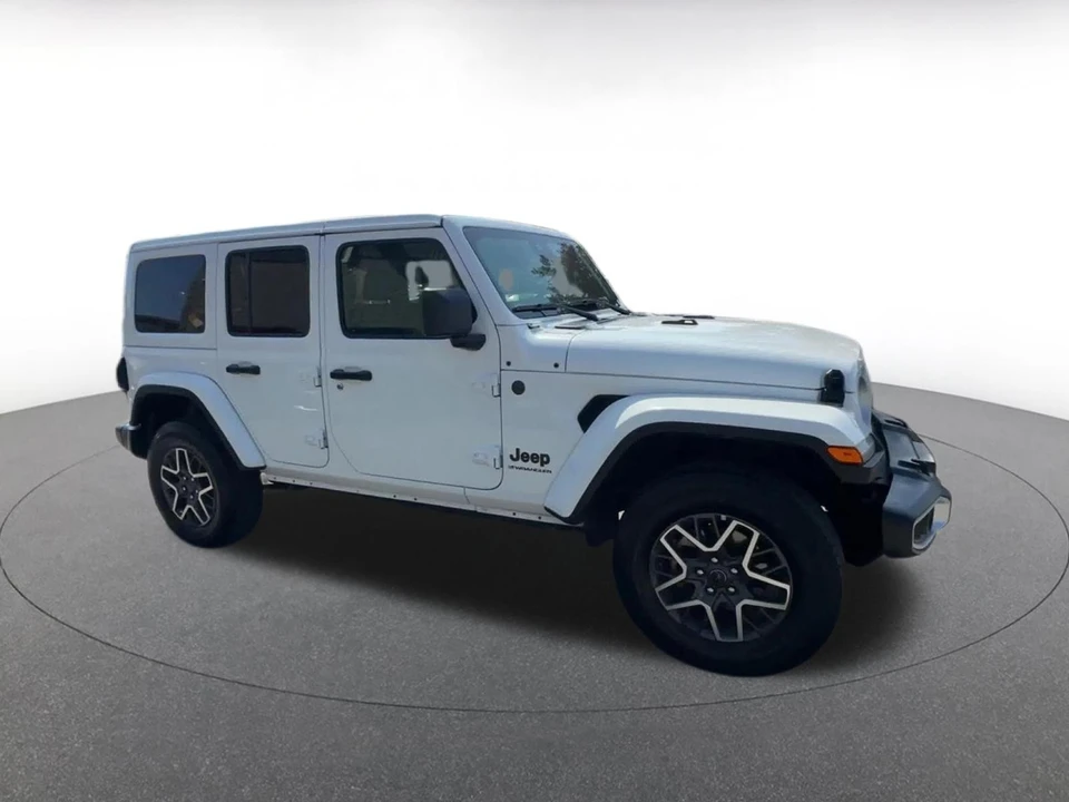 2025 Jeep JL Wrangler - Image 2 of 31