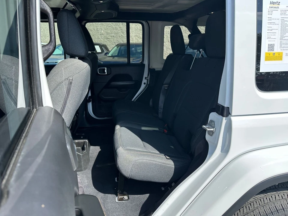 2025 Jeep JL Wrangler - Image 27 of 31