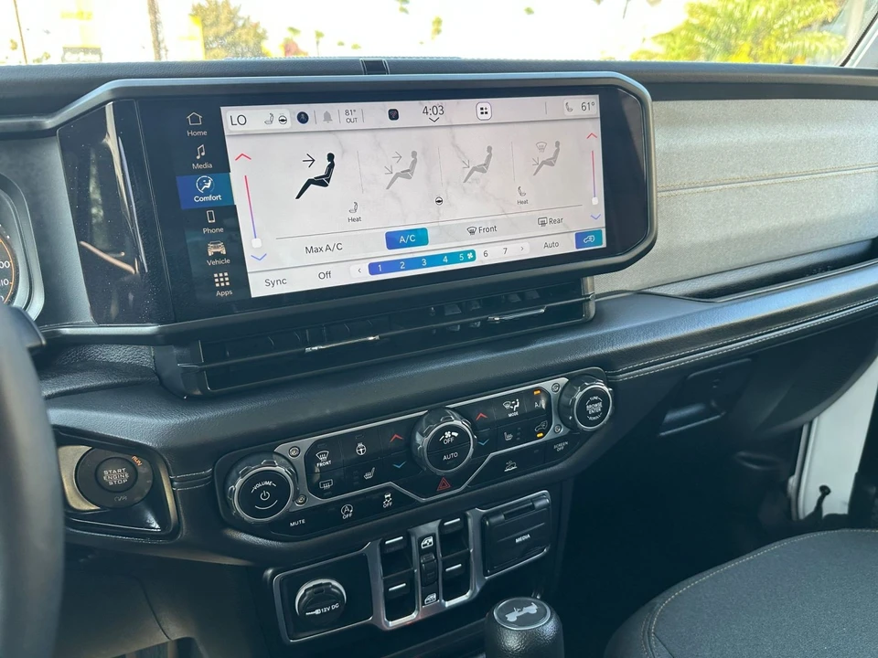 2025 Jeep JL Wrangler - Image 19 of 31
