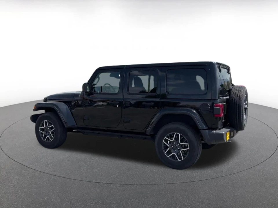 2025 Jeep JL Wrangler - Image 9 of 31