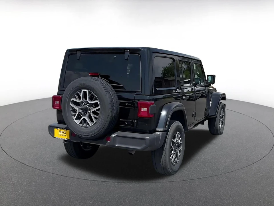 2025 Jeep JL Wrangler - Image 15 of 31