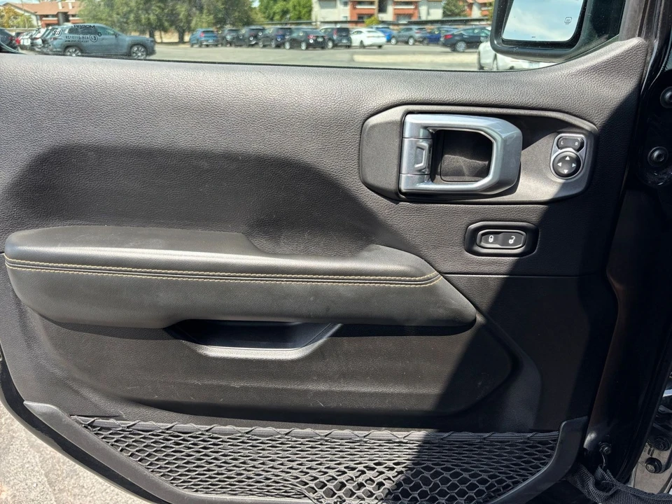 2025 Jeep JL Wrangler - Image 20 of 31