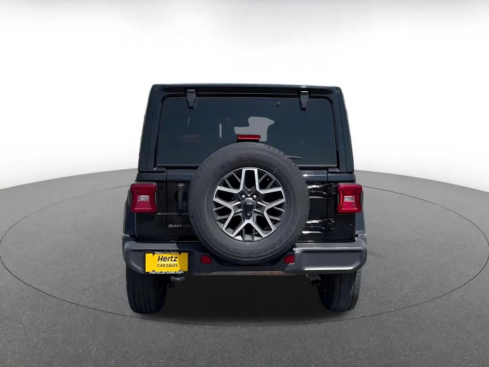 2025 Jeep JL Wrangler - Image 11 of 31