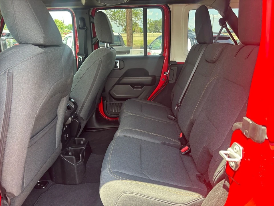 2025 Jeep JL Wrangler - Image 23 of 31