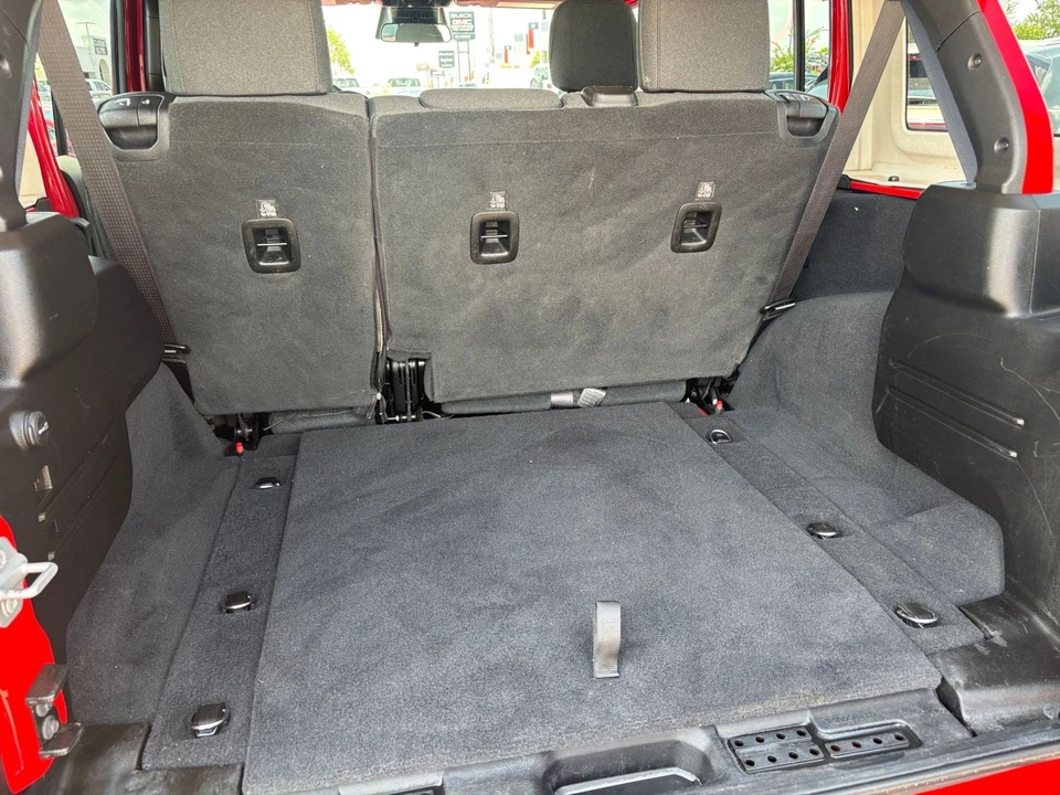 2025 Jeep JL Wrangler - Image 30 of 31