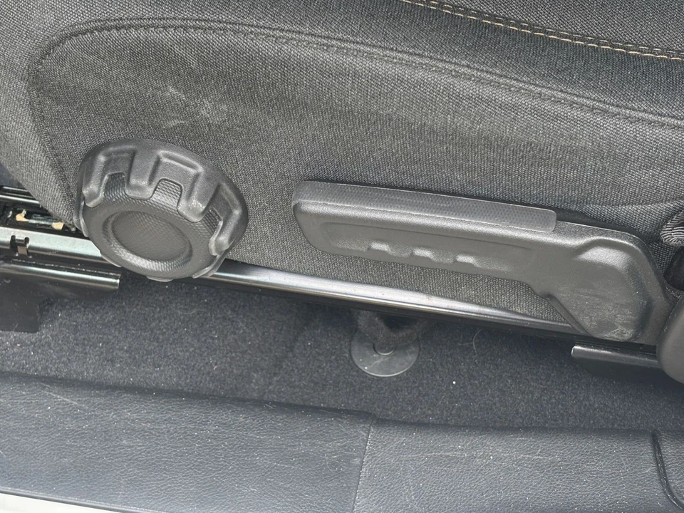 2025 Jeep JL Wrangler - Image 23 of 31