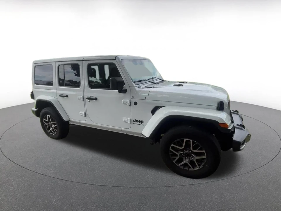 2025 Jeep JL Wrangler - Image 2 of 31