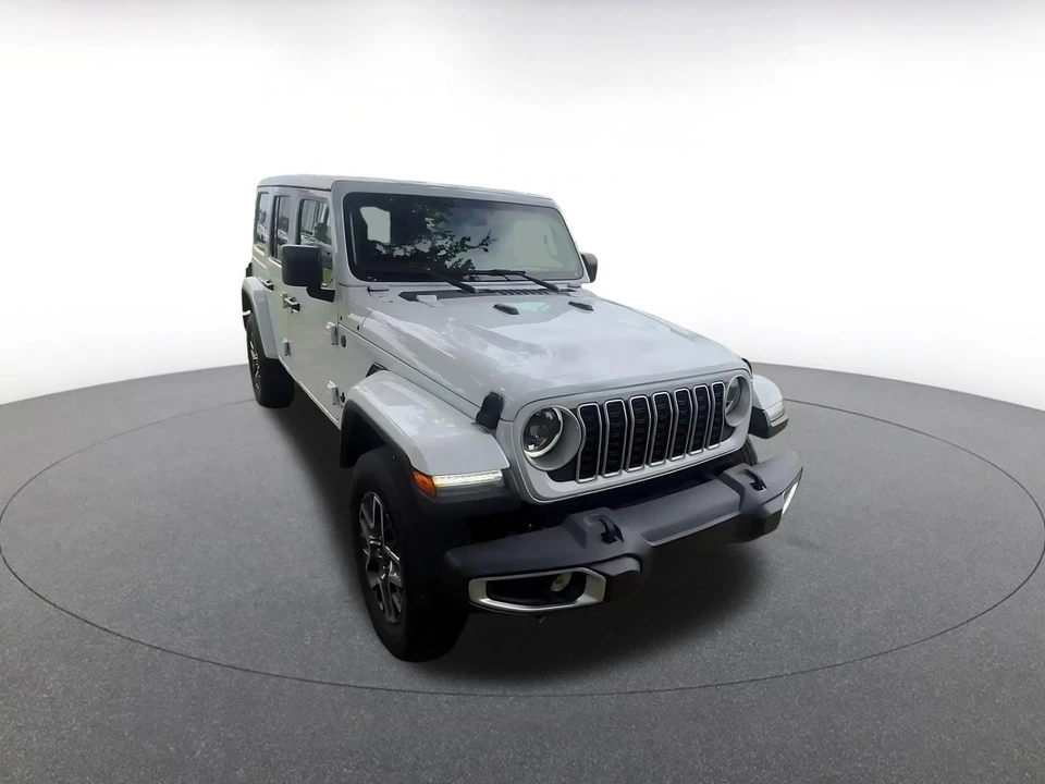2025 Jeep JL Wrangler - Image 3 of 31