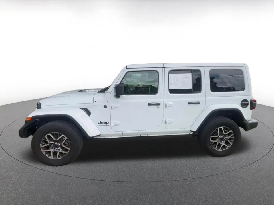 2025 Jeep JL Wrangler - Image 9 of 31