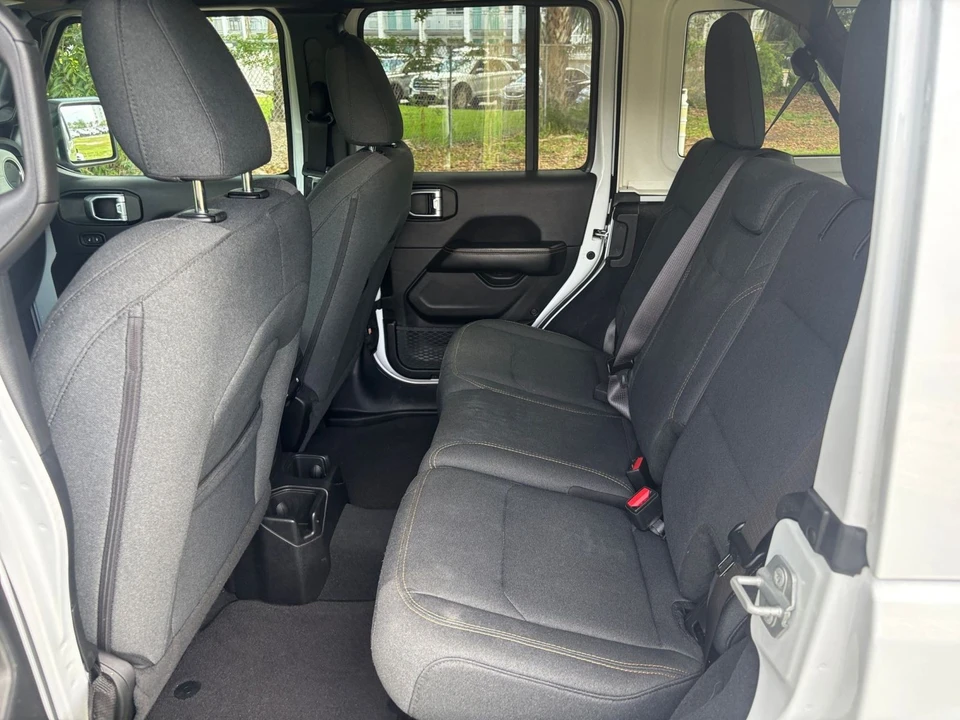 2025 Jeep JL Wrangler - Image 28 of 31