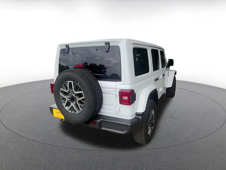 2025 Jeep JL Wrangler - Image 15 of 31