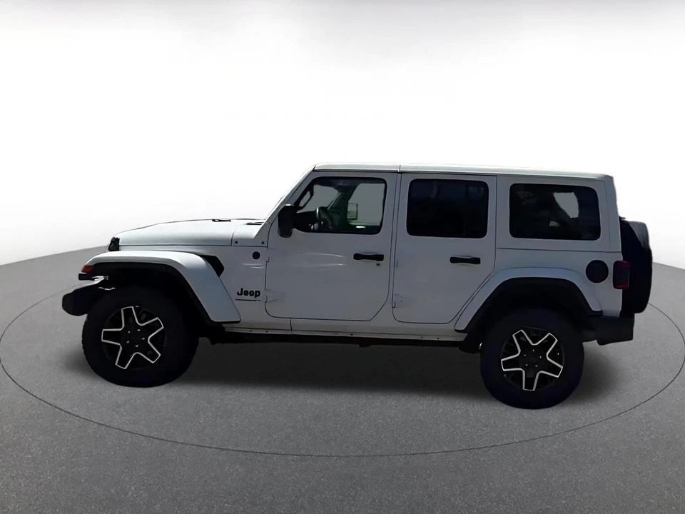 2025 Jeep JL Wrangler - Image 12 of 31