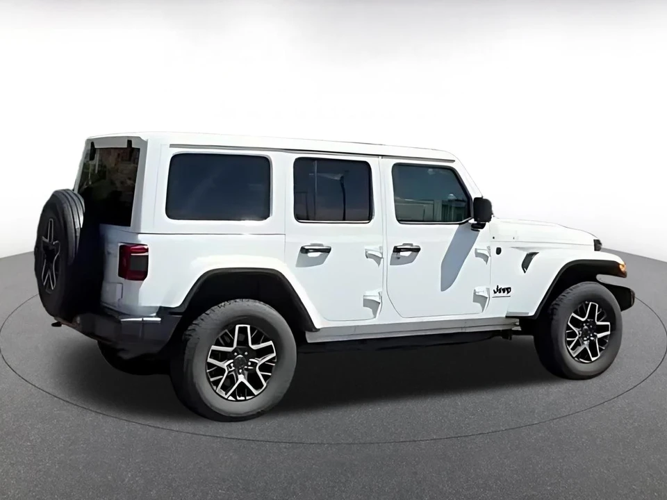 2025 Jeep JL Wrangler - Image 11 of 31