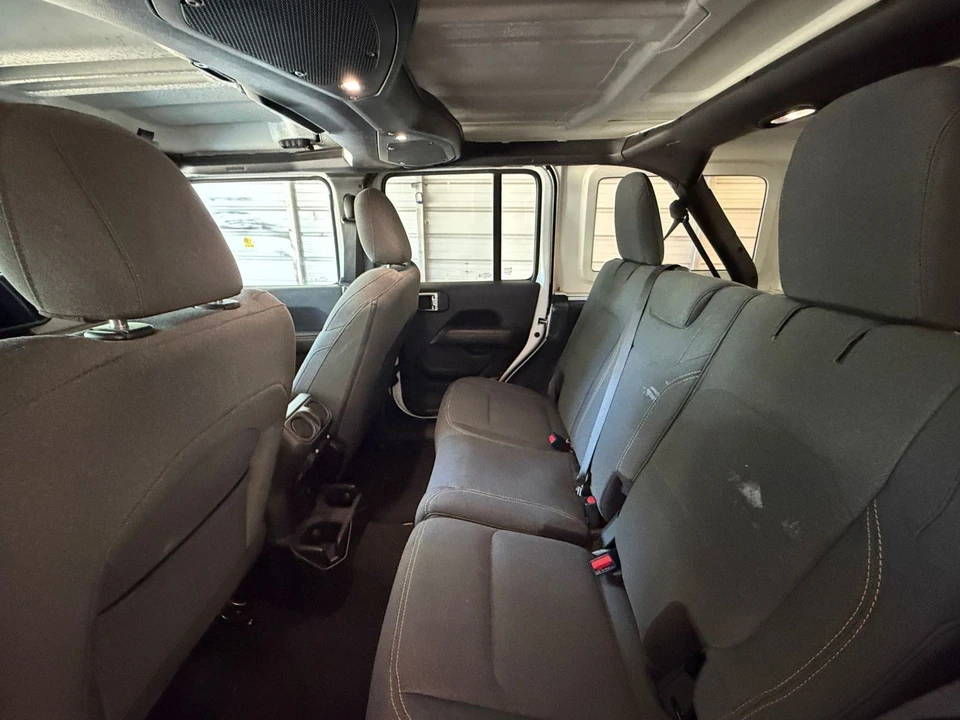 2025 Jeep JL Wrangler - Image 27 of 31