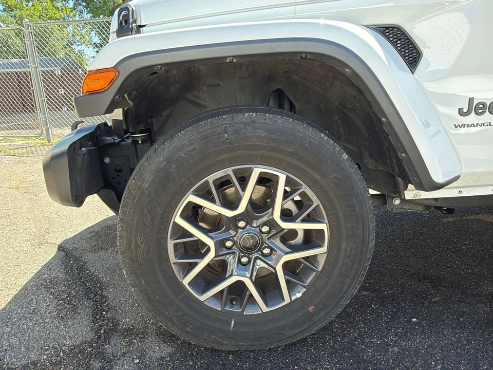 2025 Jeep JL Wrangler - Image 31 of 31
