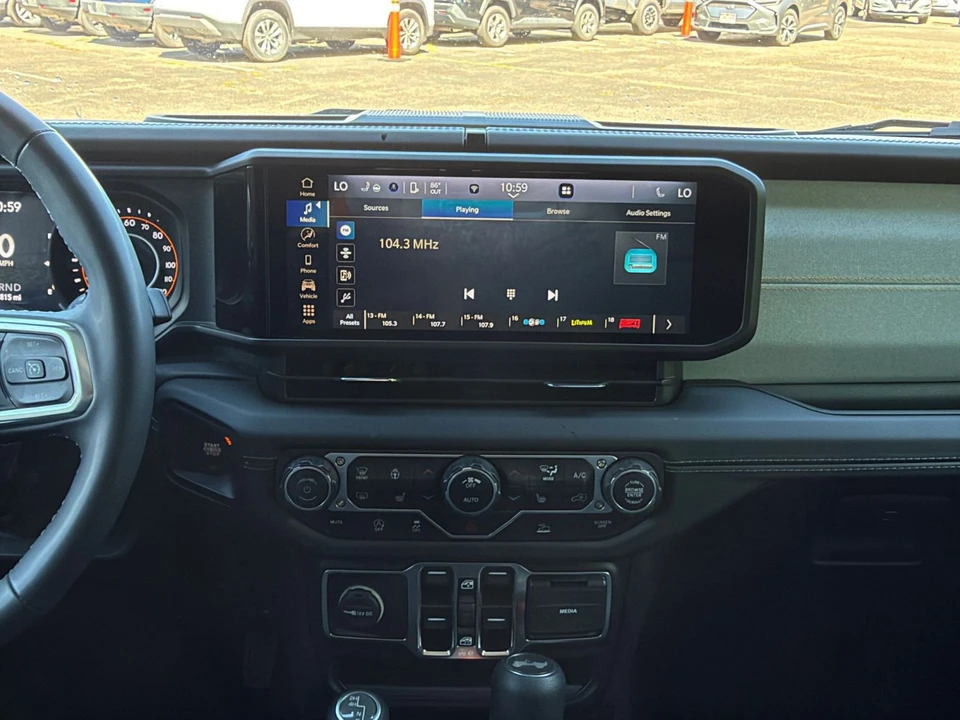 2025 Jeep JL Wrangler - Image 18 of 31