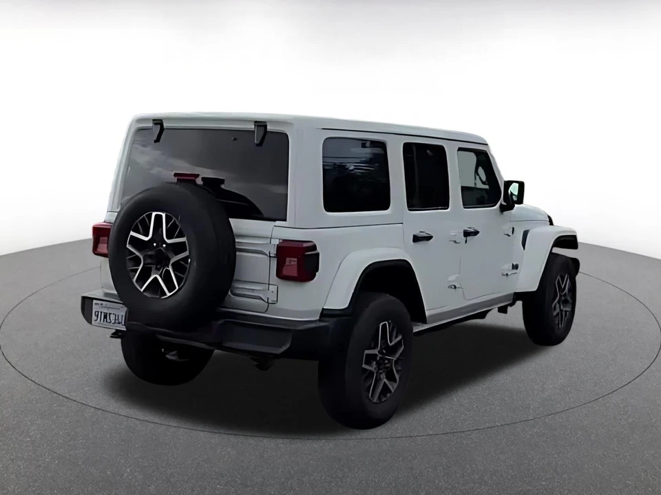 2025 Jeep JL Wrangler - Image 14 of 31