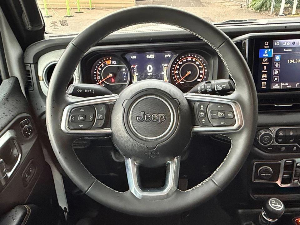 2025 Jeep JL Wrangler - Image 29 of 31