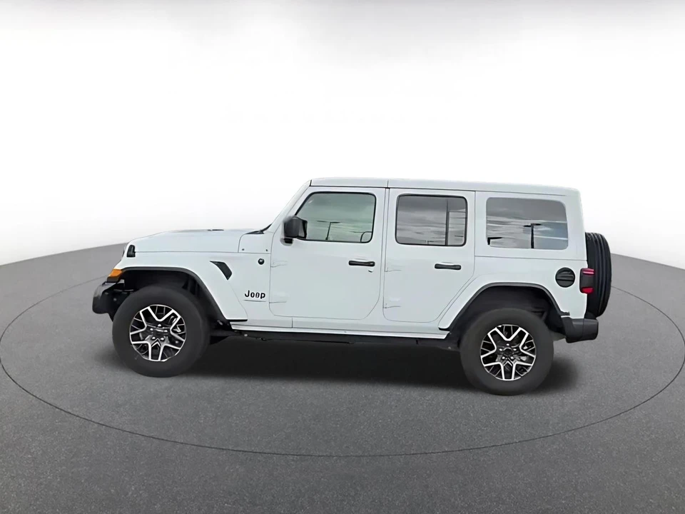 2025 Jeep JL Wrangler - Image 12 of 31