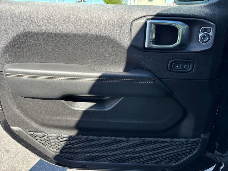 2025 Jeep JL Wrangler - Image 20 of 31