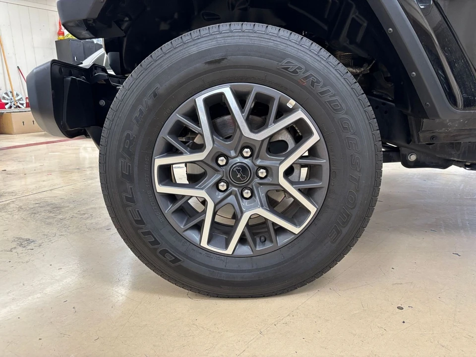 2025 Jeep - Image 27 of 31