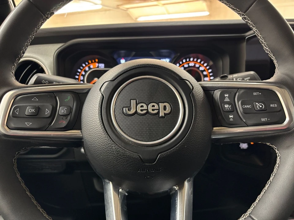 2025 Jeep JL Wrangler - Image 30 of 31