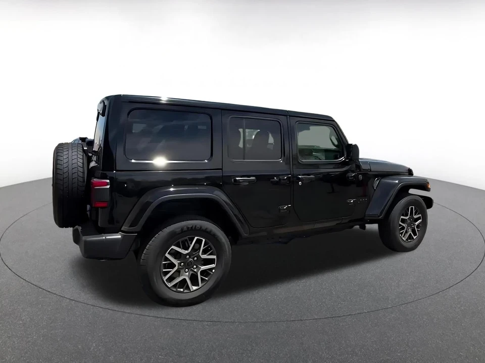 2025 Jeep JL Wrangler - Image 14 of 31