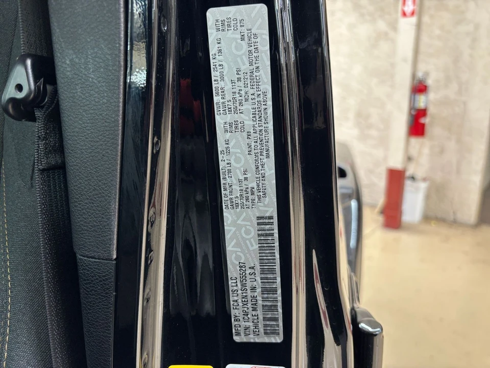 2025 Jeep JL Wrangler - Image 31 of 31