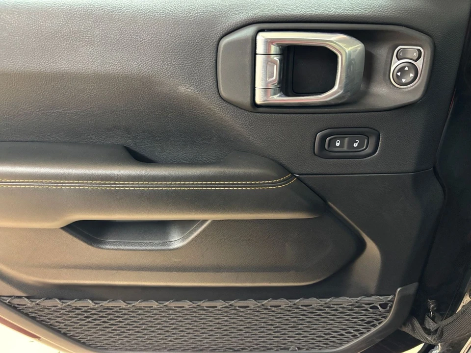 2025 Jeep JL Wrangler - Image 20 of 31